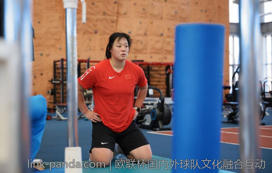 欧联杯国内外球队文化融合互动