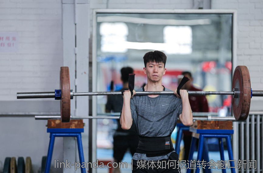 媒体如何报道转会窗口新闻